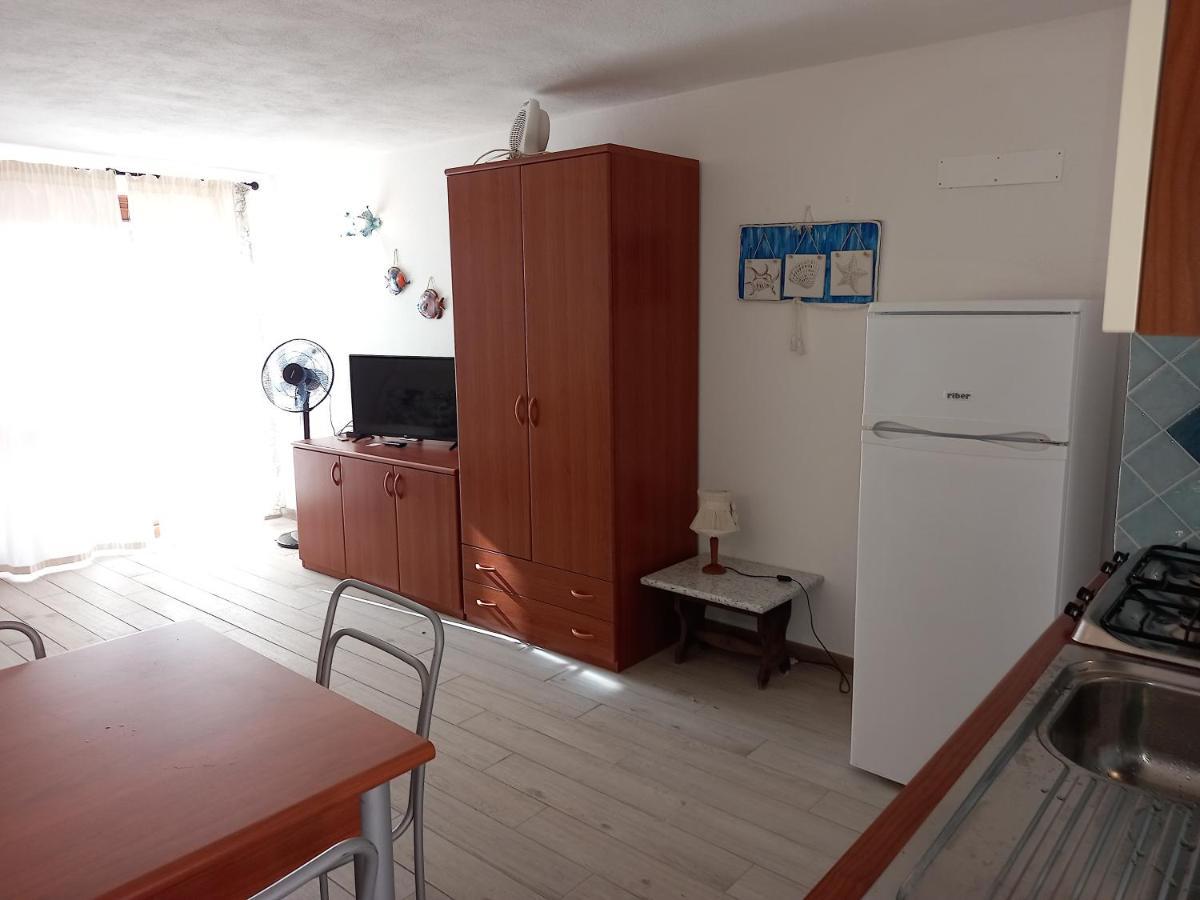 Lucky Apartment Golfo Aranci Exterior photo