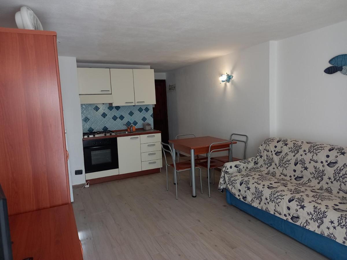 Lucky Apartment Golfo Aranci Exterior photo