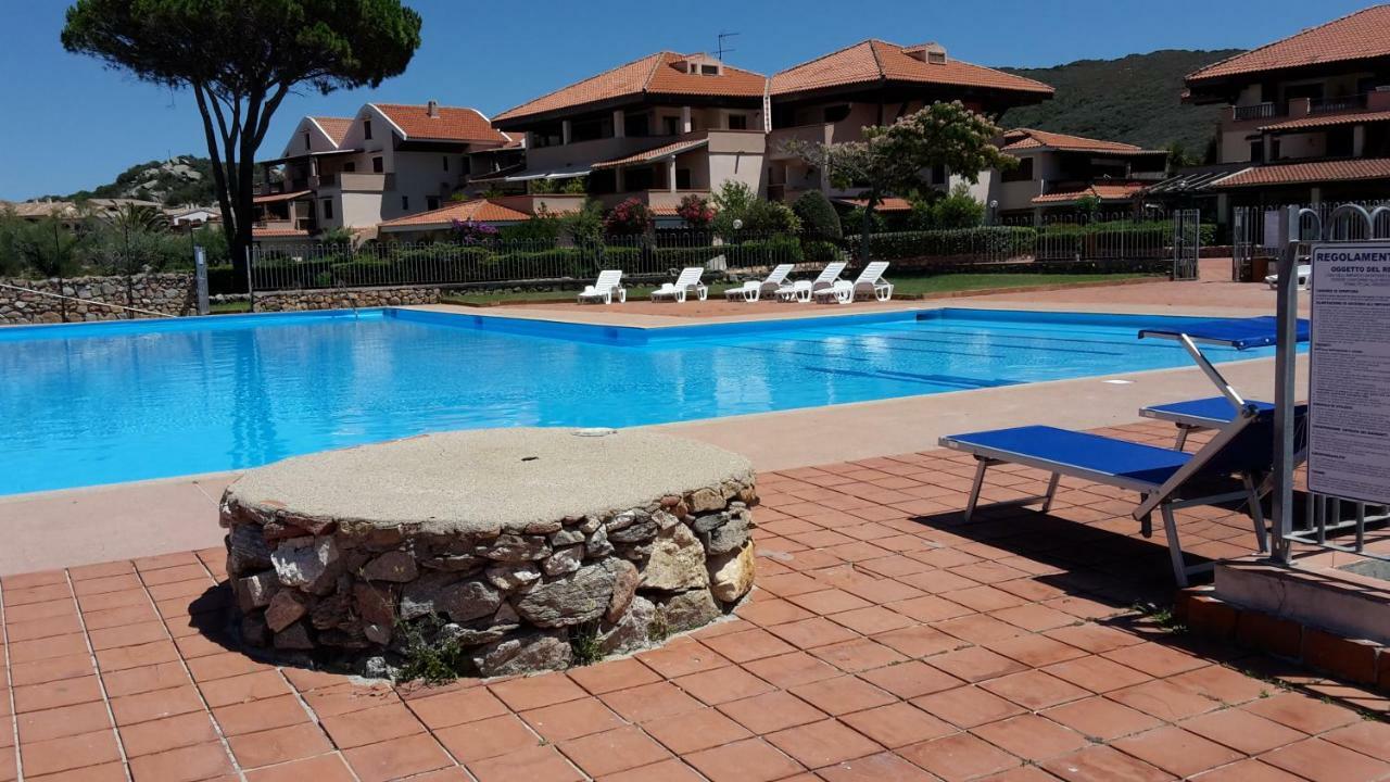 Lucky Apartment Golfo Aranci Exterior photo